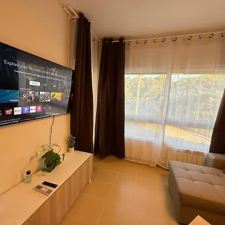 Coastal Retreat Just Steps From The Apartmán Lloret de Mar