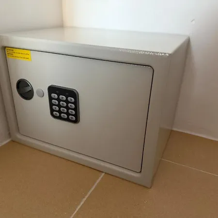 Διαμέρισμα Coastal Retreat Just Steps From The *