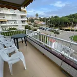 Coastal Retreat Just Steps From The Appartement