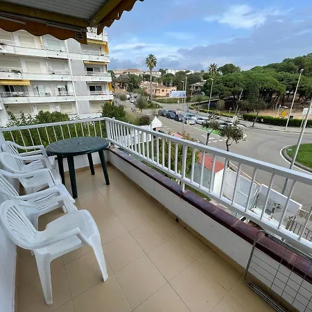 Coastal Retreat Just Steps From The Apartamento