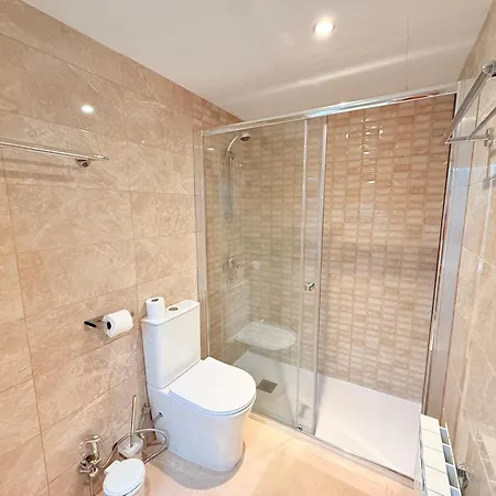 公寓 Coastal Retreat Just Steps From The *