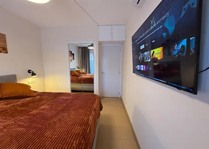 Apartamento Coastal Retreat Just Steps From The Lloret de Mar