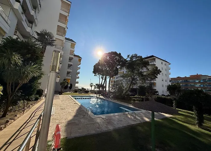 Coastal Retreat Just Steps From The Apartamento