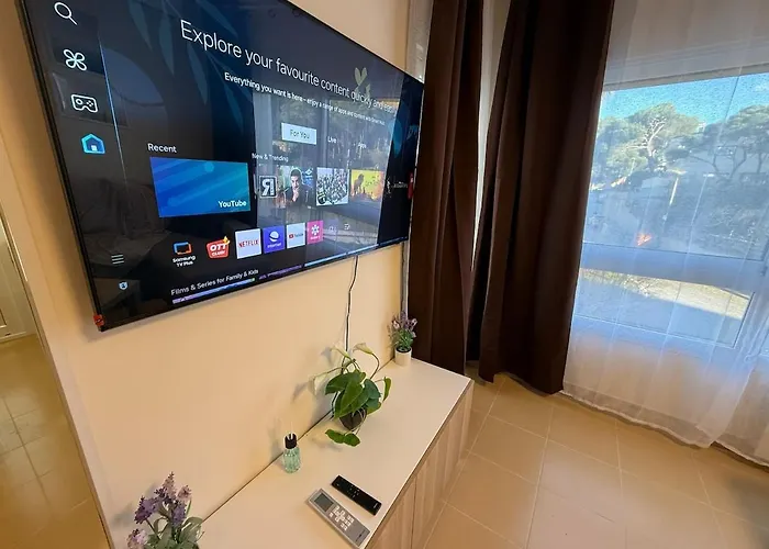 Apartment Coastal Retreat Just Steps From The