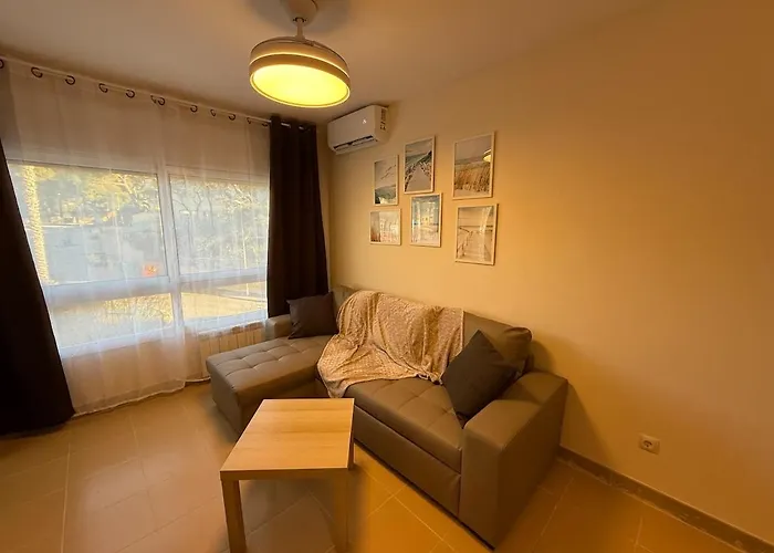 Apartment Coastal Retreat Just Steps From The Lloret de Mar