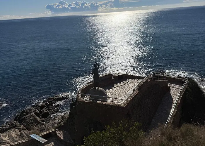 Apartamento Coastal Retreat Just Steps From The