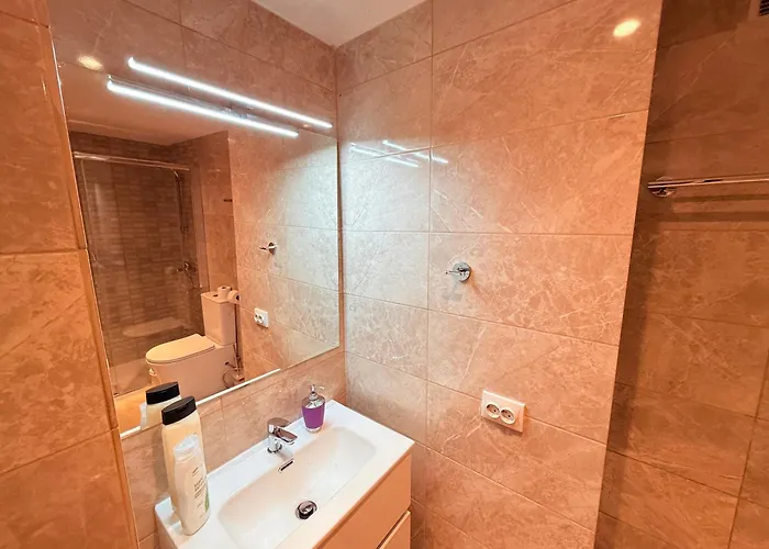 Apartamento Coastal Retreat Just Steps From The