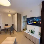 Coastal Retreat Just Steps From The 료렛 드 마르