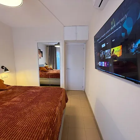 Apartment Coastal Retreat Just Steps From The Lloret de Mar