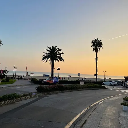 Lejlighed Coastal Retreat Just Steps From The Lloret de Mar