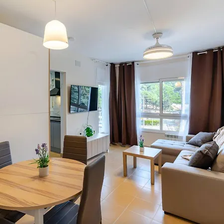 Coastal Retreat Just Steps From The Lejlighed Lloret de Mar