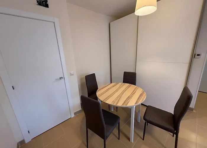 Lejlighed Coastal Retreat Just Steps From The Lloret de Mar