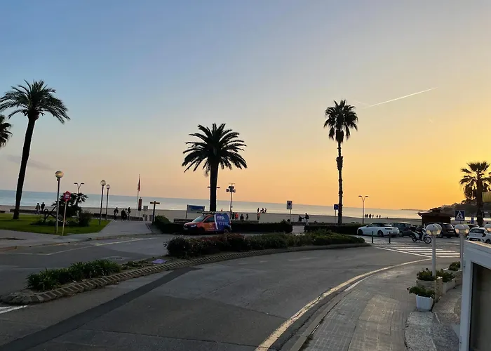 Lejlighed Coastal Retreat Just Steps From The Lloret de Mar