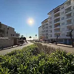 Appartamento Coastal Retreat Just Steps From The